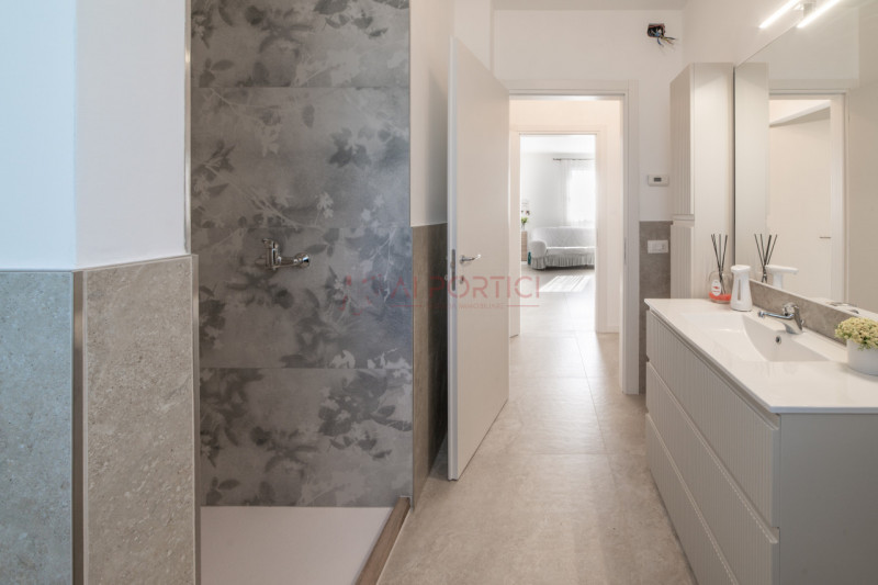 Comune di BRUGINE - VILLA SINGOLA sviluppata tutta al piano terra E SPAZIO ESCLUSIVO di circa 100...