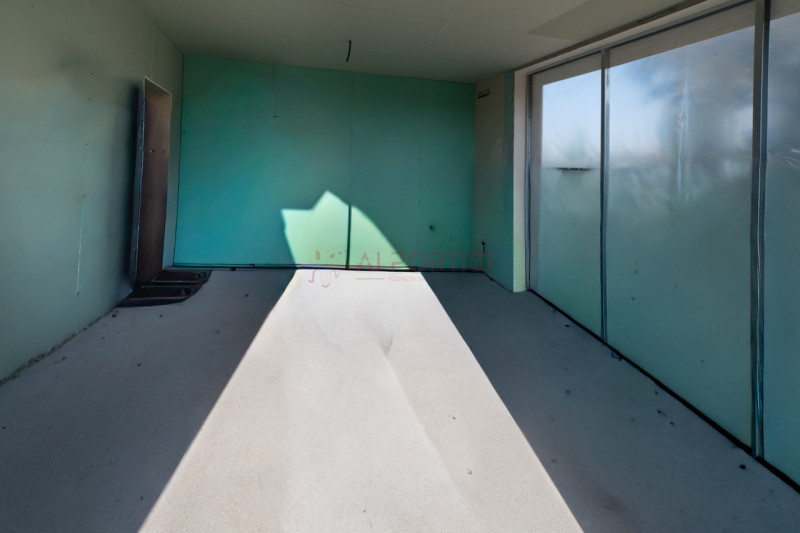 Comune di BRUGINE - VILLA SINGOLA sviluppata tutta al piano terra E SPAZIO ESCLUSIVO di circa 100...