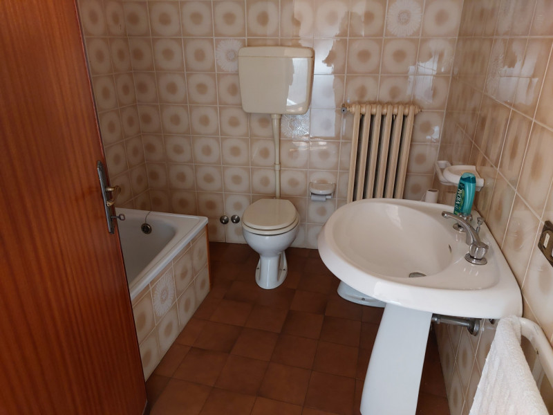 Piacenza D'Adige
Occasione Irripetibile!!!   in centro, fabbricato dalle molteplici soluzioni! Al...