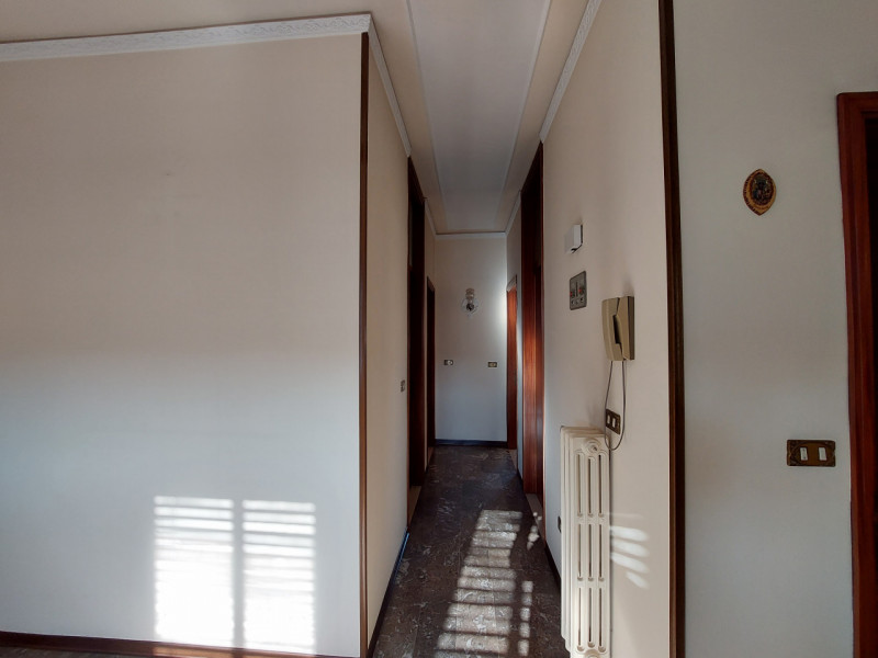 Piacenza D'Adige
Occasione Irripetibile!!!   in centro, fabbricato dalle molteplici soluzioni! Al...