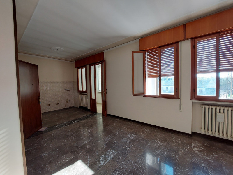 Piacenza D'Adige
Occasione Irripetibile!!!   in centro, fabbricato dalle molteplici soluzioni! Al...