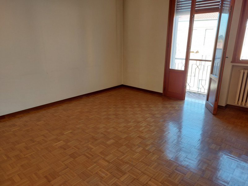 Piacenza D'Adige
Occasione Irripetibile!!!   in centro, fabbricato dalle molteplici soluzioni! Al...