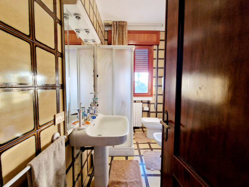 A Borgo Veneto, località Saletto, proponiamo in affitto spaziosa porzione di casa a schiera di te...