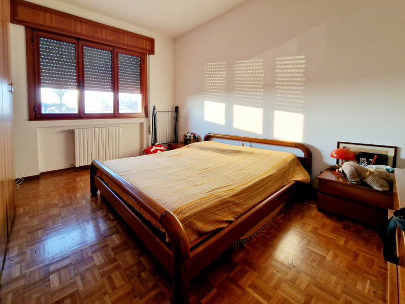 A Borgo Veneto, località Saletto, proponiamo in affitto spaziosa porzione di casa a schiera di te...