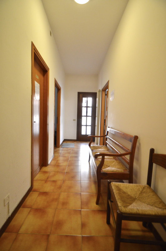 COLCERESA - Studio o ufficio privato in affitto 590€/mensili

Trattative riservate Immobiliare Un...