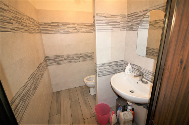 S. GIUSEPPE negozio d'angolo di 65 mq (All'angolo tra Via Lepanto e Piazzale San Giuseppe) ristru...