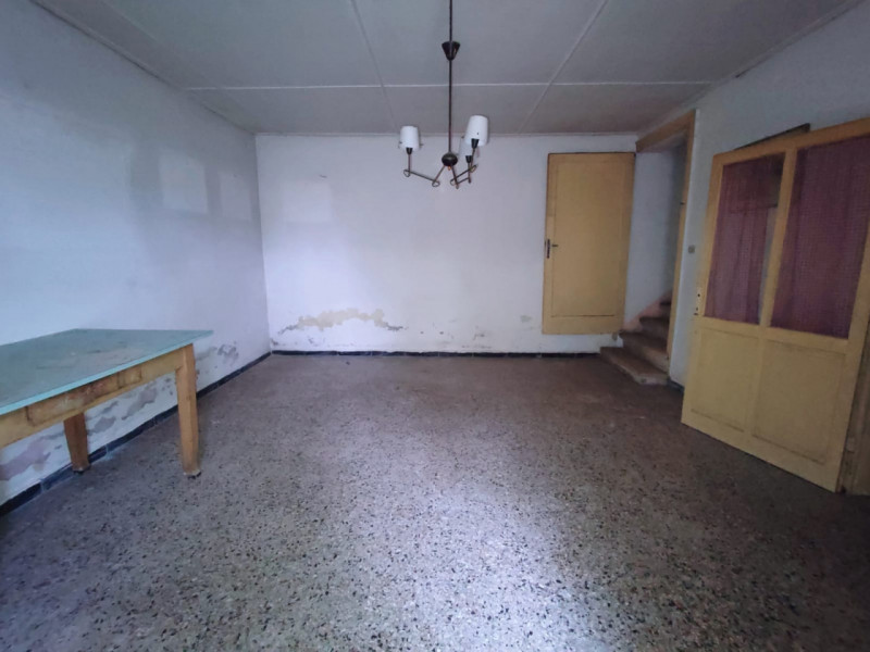 Borgo Veneto, località Saletto, proponiamo in vendita rustico da ristrutturare, con scoperto escl...