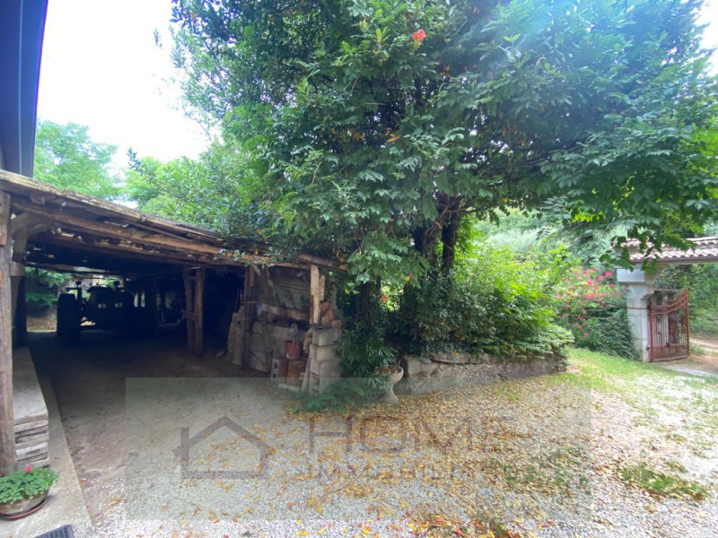 A Carbonara nel comune di Rovolon, proponiamo in vendita villetta indipendente da ristrutturare, ...