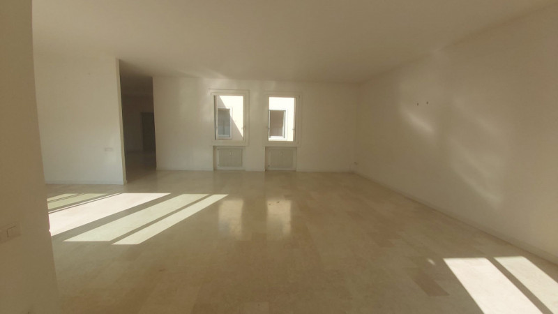 Nel cuore del centro storico di Vicenza, precisamente in Corso Palladio, su un palazzo di poche u...