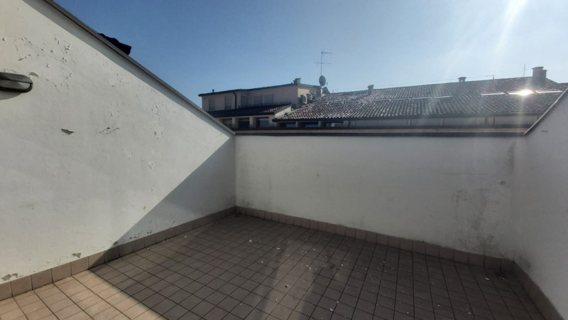 Nel cuore del centro storico di Vicenza, precisamente in Corso Palladio, su un palazzo di poche u...