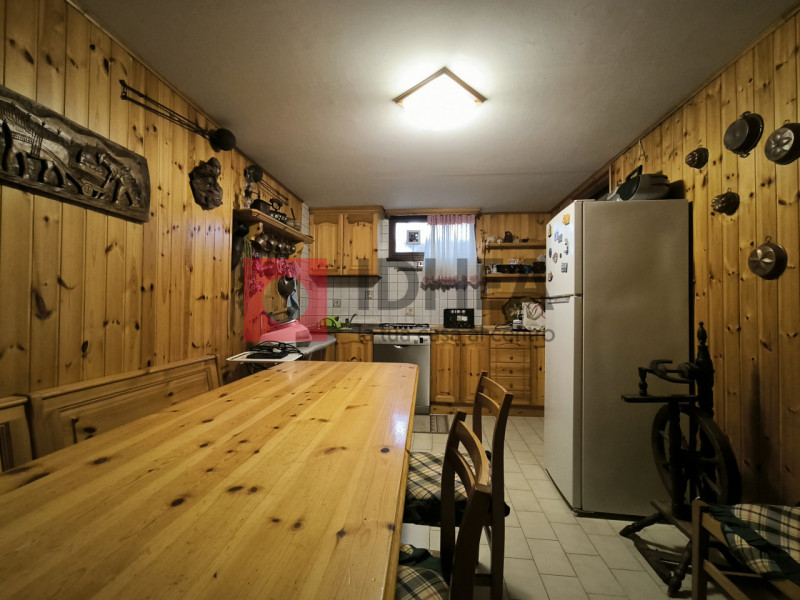 CASIER: CENTRO

Inserita in un bel contesto residenziale, in zona centrale al paese, ma distante ...