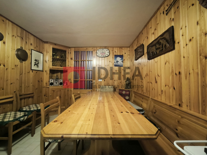 CASIER: CENTRO

Inserita in un bel contesto residenziale, in zona centrale al paese, ma distante ...