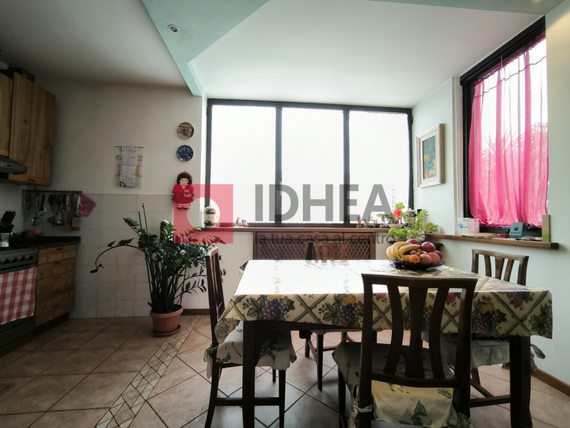 CASIER: CENTRO

Inserita in un bel contesto residenziale, in zona centrale al paese, ma distante ...