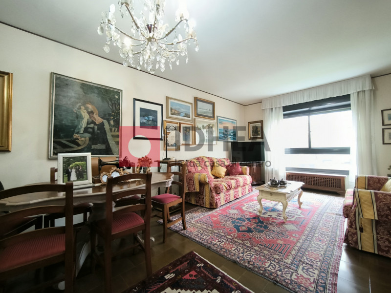 CASIER: CENTRO

Inserita in un bel contesto residenziale, in zona centrale al paese, ma distante ...