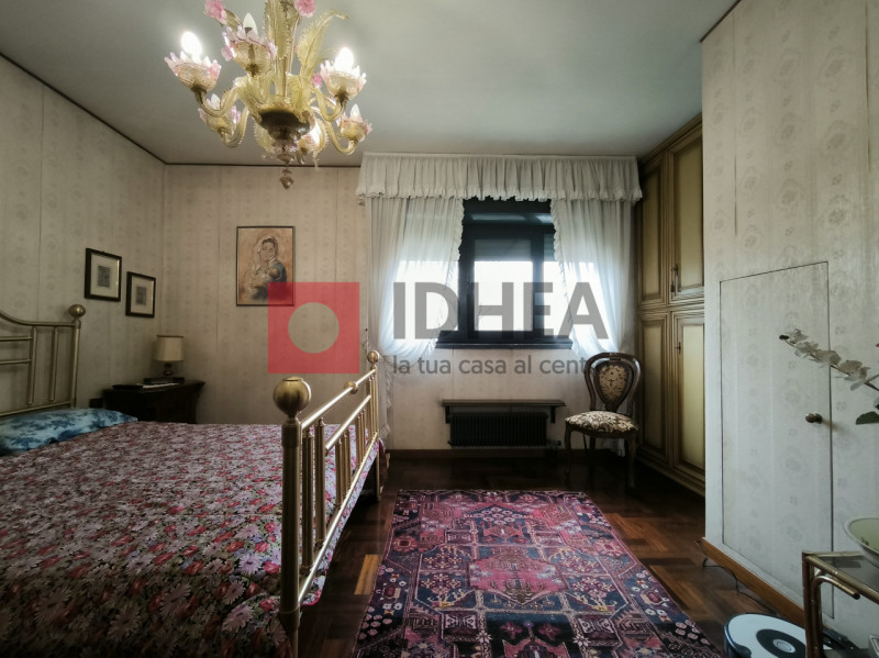 CASIER: CENTRO

Inserita in un bel contesto residenziale, in zona centrale al paese, ma distante ...