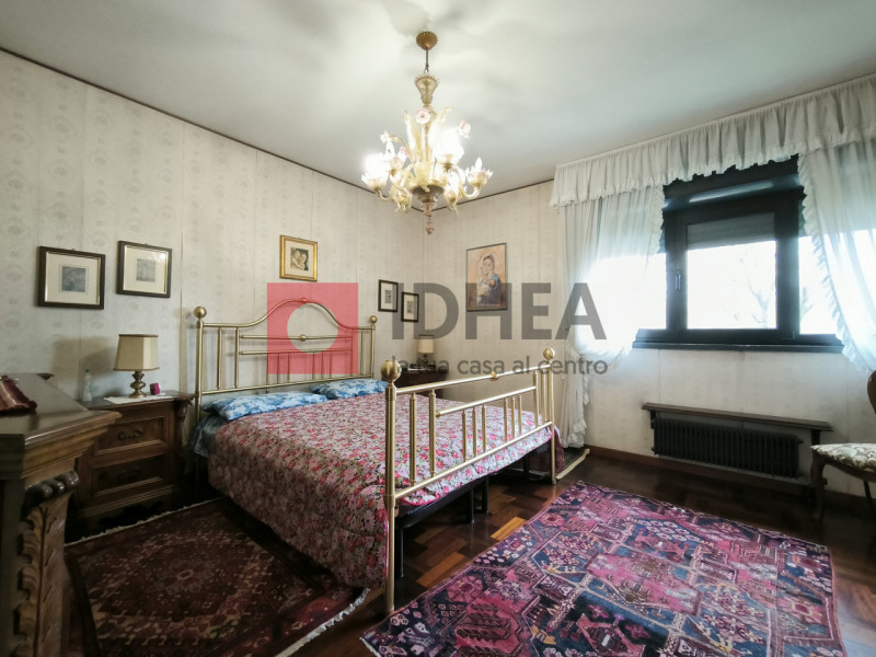 CASIER: CENTRO

Inserita in un bel contesto residenziale, in zona centrale al paese, ma distante ...