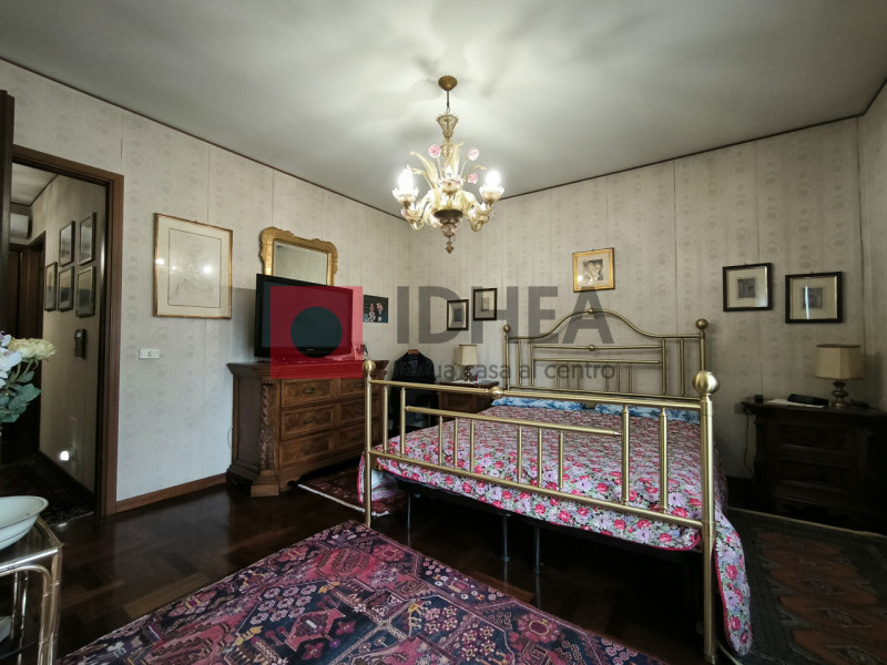 CASIER: CENTRO

Inserita in un bel contesto residenziale, in zona centrale al paese, ma distante ...