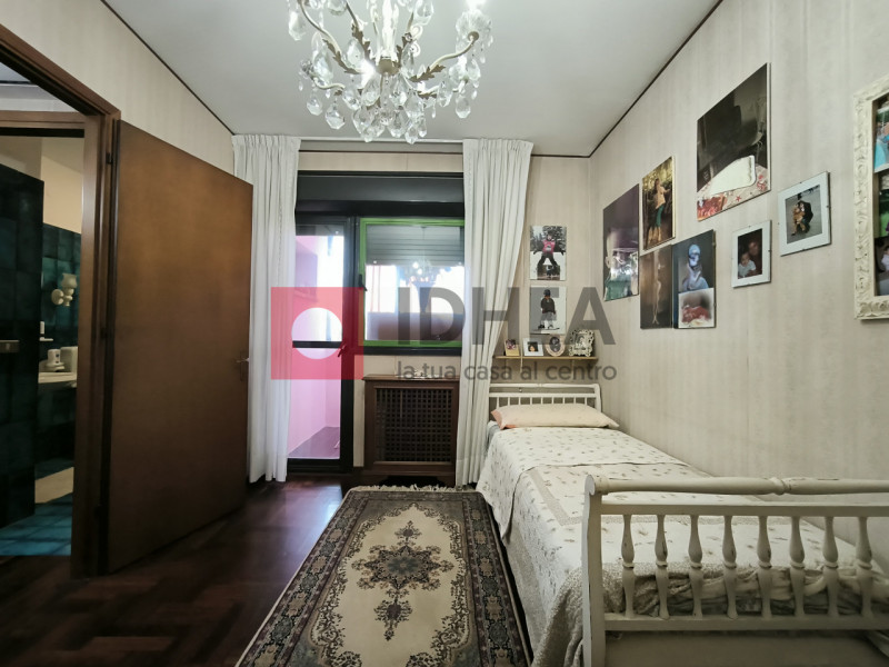 CASIER: CENTRO

Inserita in un bel contesto residenziale, in zona centrale al paese, ma distante ...