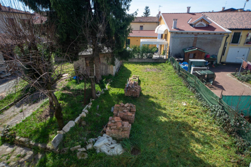 Se stai cercando una casa da trasformare in un progetto unico, capace di rispecchiare pienamente ...