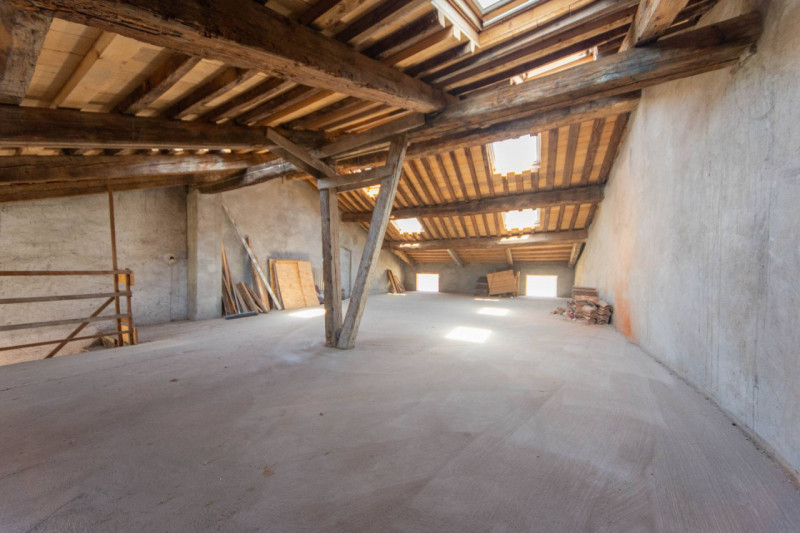 Se stai cercando una casa da trasformare in un progetto unico, capace di rispecchiare pienamente ...