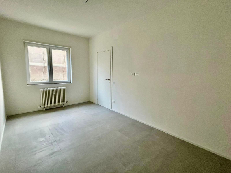 Tra viale Margherita e corso Padova, in zona interna lontana dal traffico, proponiamo la vendita ...