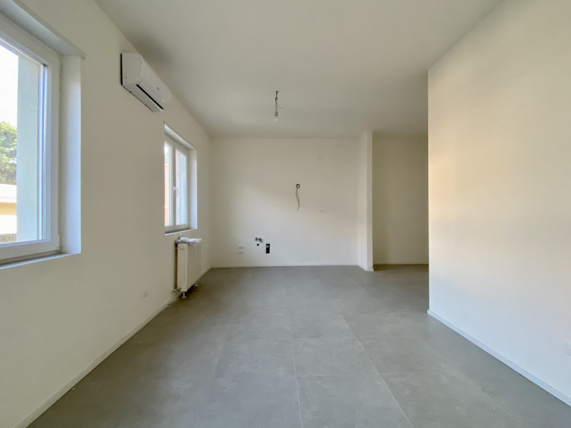 Tra viale Margherita e corso Padova, in zona interna lontana dal traffico, proponiamo la vendita ...