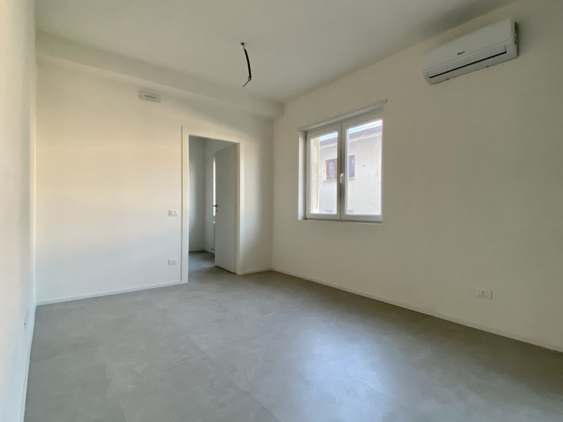 Tra viale Margherita e corso Padova, in zona interna lontana dal traffico, proponiamo la vendita ...