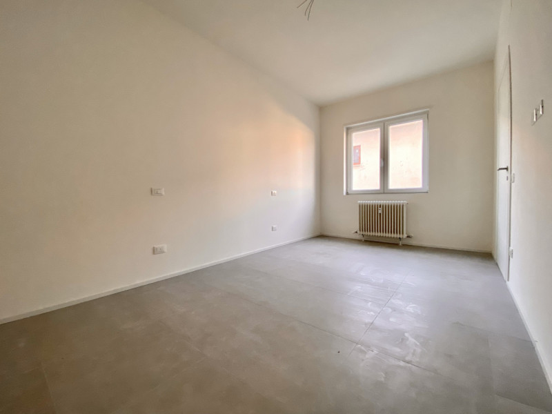 Tra viale Margherita e corso Padova, in zona interna lontana dal traffico, proponiamo la vendita ...