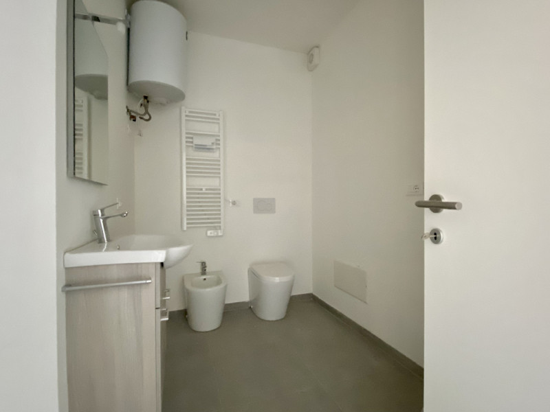 Tra viale Margherita e corso Padova, in zona interna lontana dal traffico, proponiamo la vendita ...