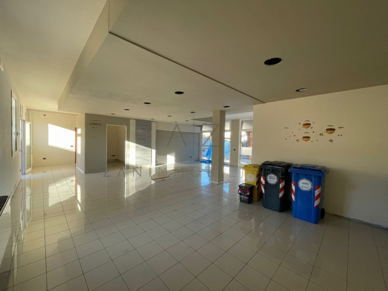 Per informazioni e visite contattare:
Adriana: 348/9052906
Consulente immobiliare Sara: 348/85602...