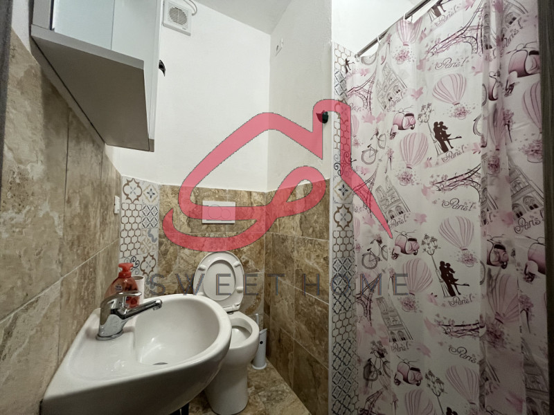 Padova (Mortise): abitazione singola disposta su più livelli.
Piano Rialzato: ingresso, soggiorno...