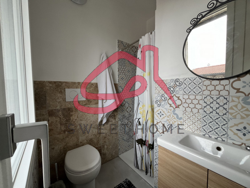 Padova (Mortise): abitazione singola disposta su più livelli.
Piano Rialzato: ingresso, soggiorno...