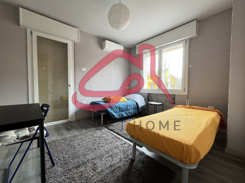 Padova (Mortise): abitazione singola disposta su più livelli.
Piano Rialzato: ingresso, soggiorno...