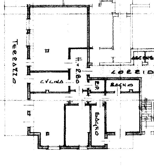 Scopri questo splendido attico quadrilocale situato nel cuore di Montebelluna, in posizione centr...