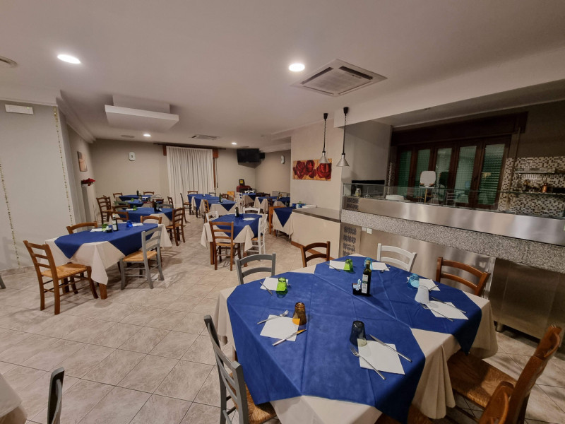 Situato ad Alonte in posizione con ampia visibilità e prossima alla Zona Industriale-Artigianale,...