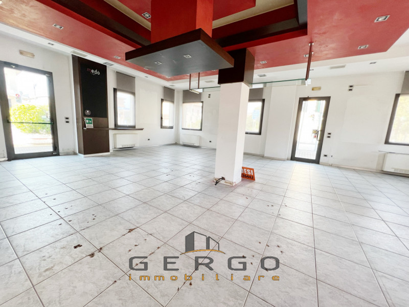 (Per INFO Cristina 3389226442) A Pionca di Vigonza, proponiamo in vendita spazio commerciale con ...
