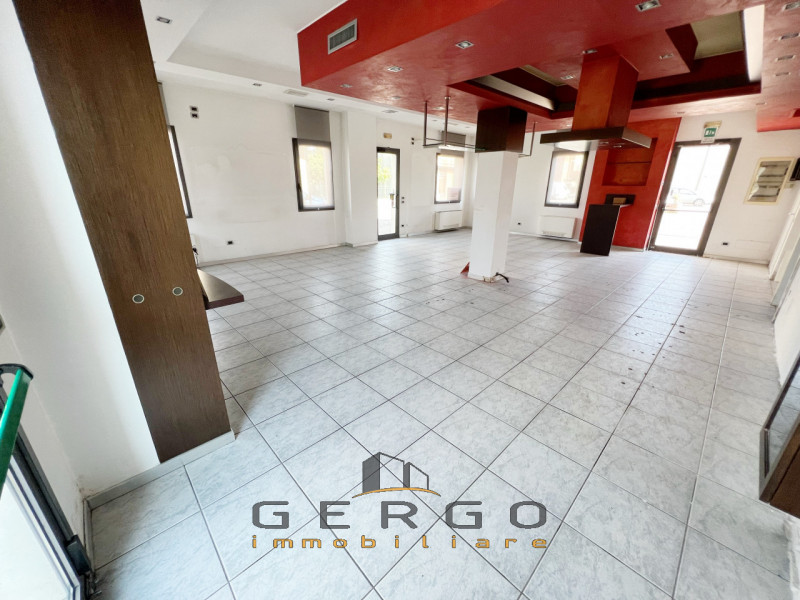 (Per INFO Cristina 3389226442) A Pionca di Vigonza, proponiamo in vendita spazio commerciale con ...
