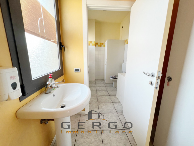 (Per INFO Cristina 3389226442) A Pionca di Vigonza, proponiamo in vendita spazio commerciale con ...