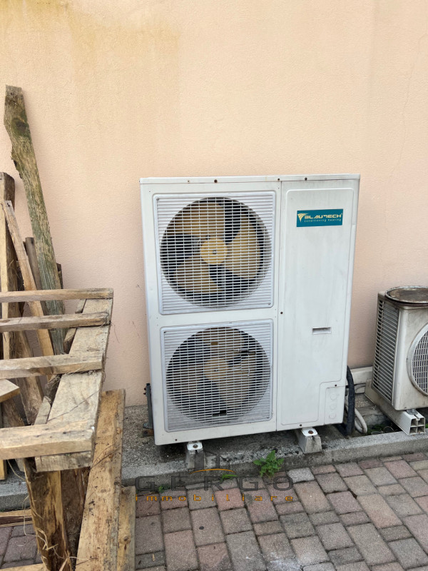 (Per INFO Cristina 3389226442) A Pionca di Vigonza, proponiamo in vendita spazio commerciale con ...