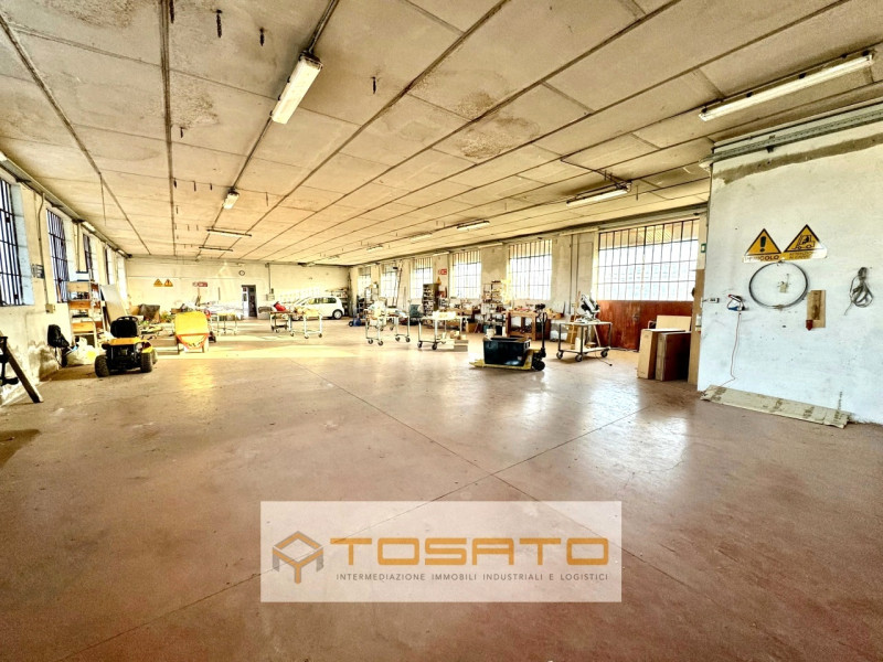 Isola Rizza Vendita Capannone