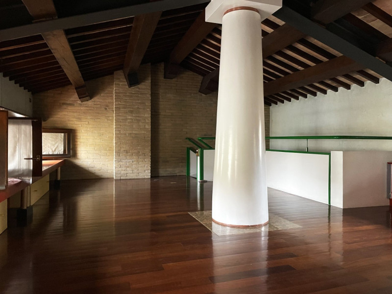 Agenzia Immobiliare S.Croce propone in esclusiva un grazioso palazzetto storico ristrutturato neg...