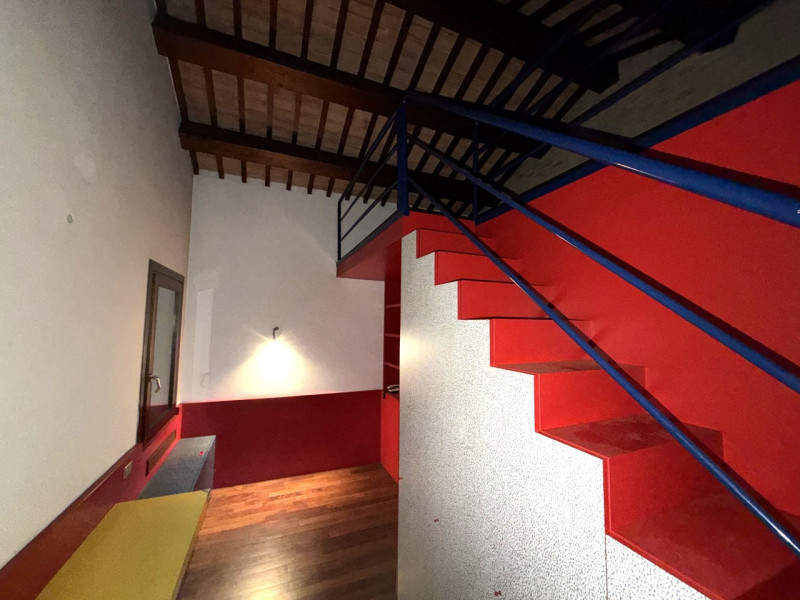 Agenzia Immobiliare S.Croce propone in esclusiva un grazioso palazzetto storico ristrutturato neg...