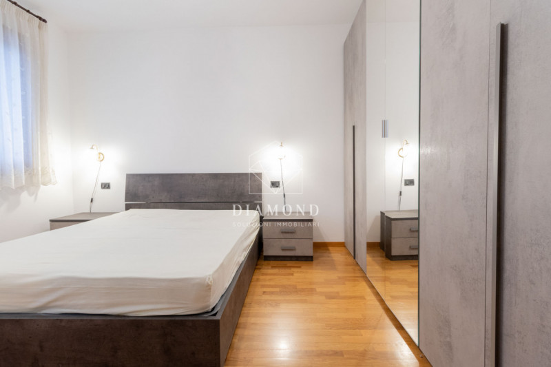 DISPONIBILE DA SUBITO.
Altivole: appartamento duplex, composto al piano primo da zona giorno, cam...