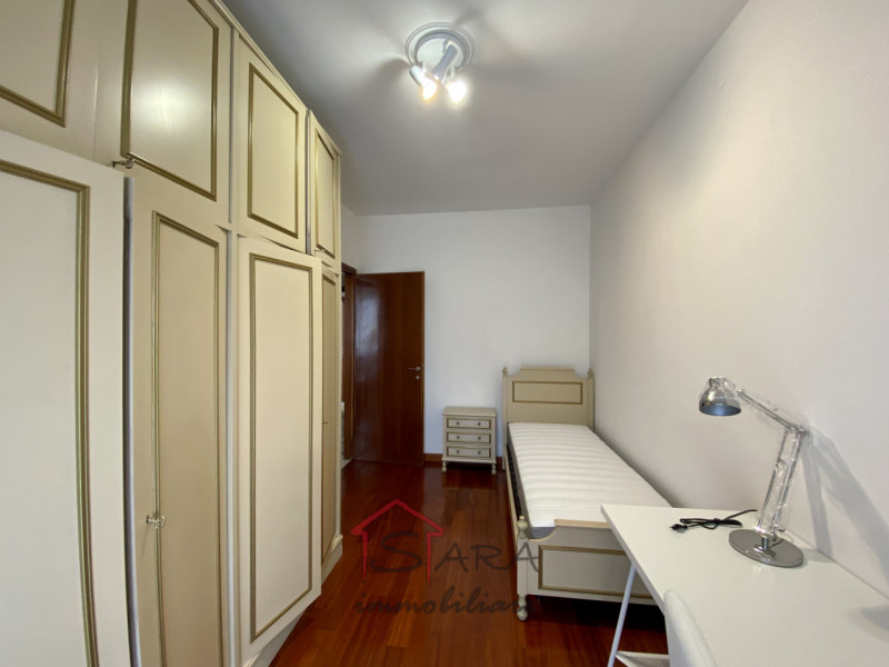 Dal 1 LUGLIO, Sara Immobiliare offre in locazione una stanza per RAGAZZA all'interno di un appart...