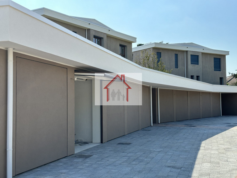 L'agenzia Immobiliare Luxor è entusiasta di presentare un'opportunità unica nel cuore di Treviso,...