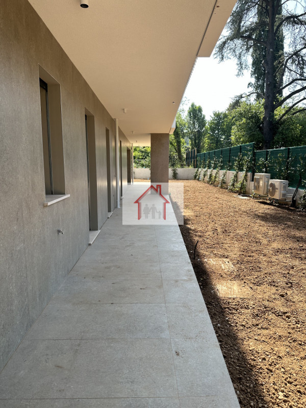 L'agenzia Immobiliare Luxor è entusiasta di presentare un'opportunità unica nel cuore di Treviso,...