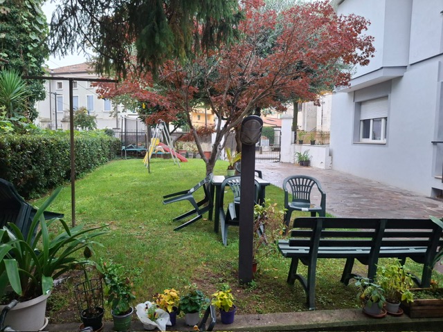 Appartamento completamente indipendente! L'unita' e' composta da spazi molto ampi, con ingresso a...