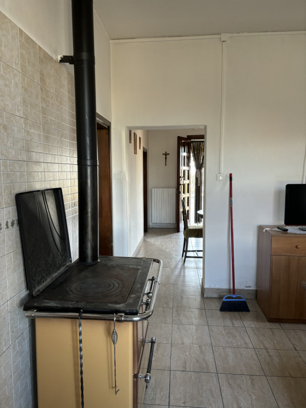 TI HO TROVATO UNA BELLA CASA DI CAMPAGNA CON MAGAZZINO STALLA E DOPPIO GARAGE CON GIARDINO PER ST...