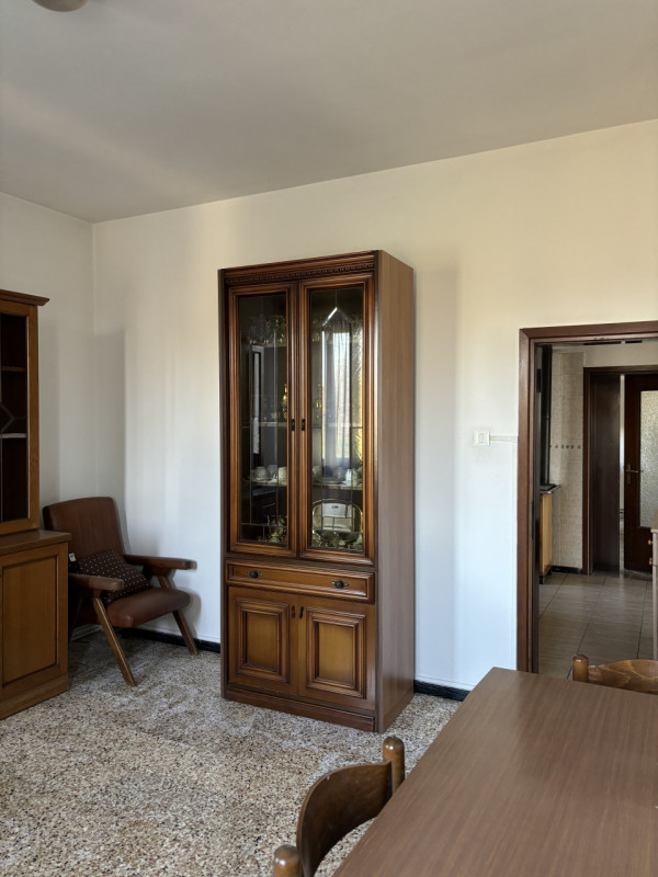 TI HO TROVATO UNA BELLA CASA DI CAMPAGNA CON MAGAZZINO STALLA E DOPPIO GARAGE CON GIARDINO PER ST...