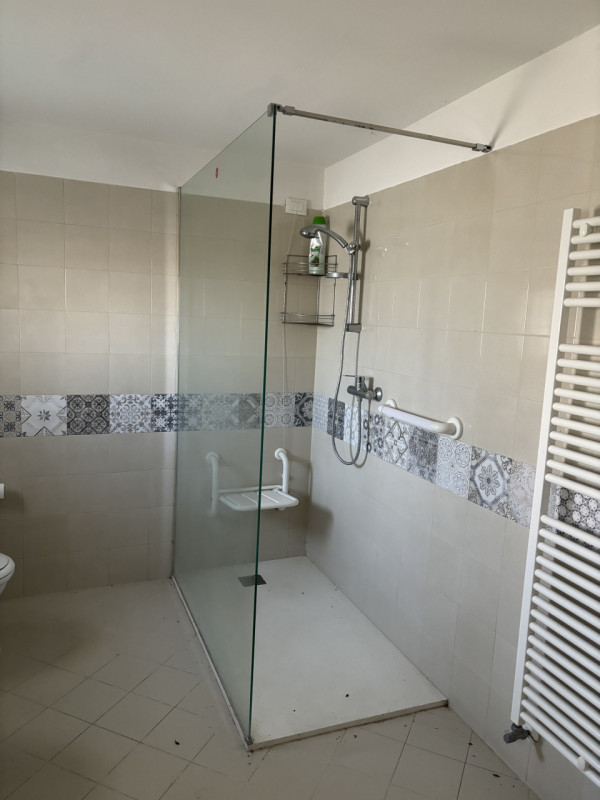 TI HO TROVATO UNA BELLA CASA DI CAMPAGNA CON MAGAZZINO STALLA E DOPPIO GARAGE CON GIARDINO PER ST...